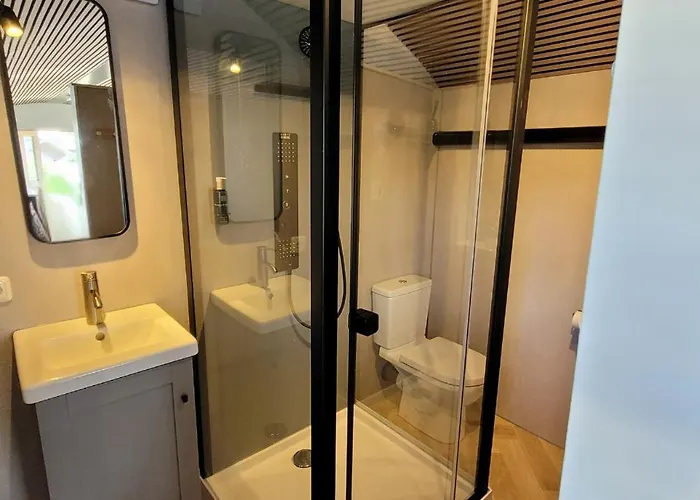 Boholodges 2 Pers Met Hottub Сasa de vacaciones Meerssen