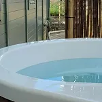 Boholodges 2 Pers Met Prive Hottub بيت للعطل