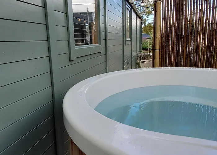 Boholodges 2 Pers Met Hottub * Meerssen